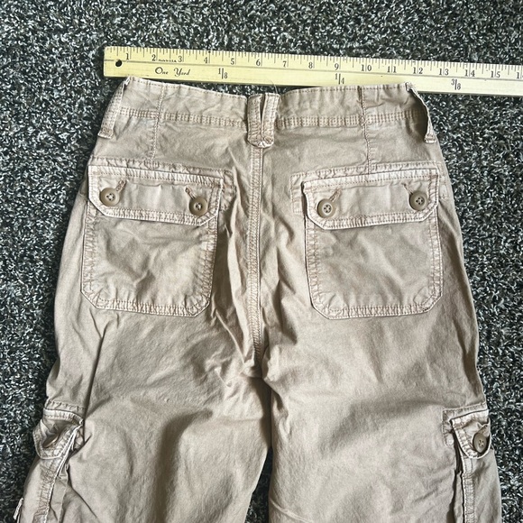 American Eagle Outfitters Tan Cargo Pants. Relaxed Fit - Picture 7 of 9